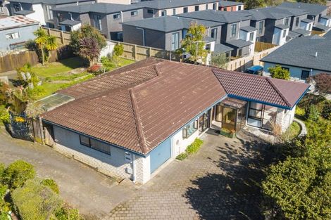 Photo of property in 2/27 Derrimore Heights, Clover Park, Auckland, 2019