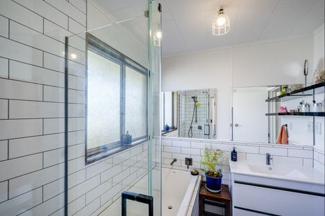 Photo of property in 21c Lannie Place, Greenmeadows, Napier, 4112