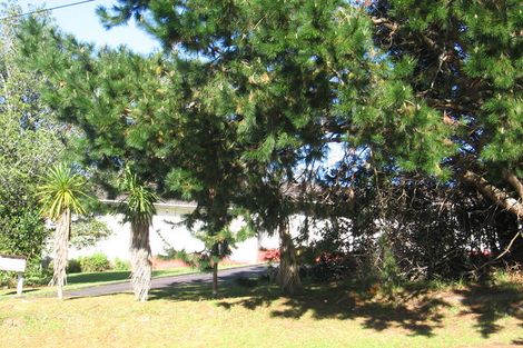 Photo of property in 2 Konini Road, Titirangi, Auckland, 0604