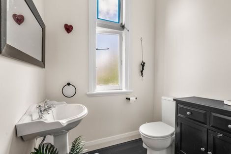 Photo of property in 160 Fitzherbert Street, Featherston, 5710