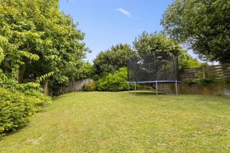 Photo of property in 76 Redwood Avenue, Tawa, Wellington, 5028