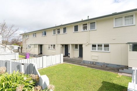 Photo of property in 34-40 Farnham Avenue, Highbury, Palmerston North, 4412