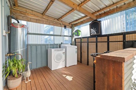 Photo of property in 9 Cross Street, Coalgate, 7673