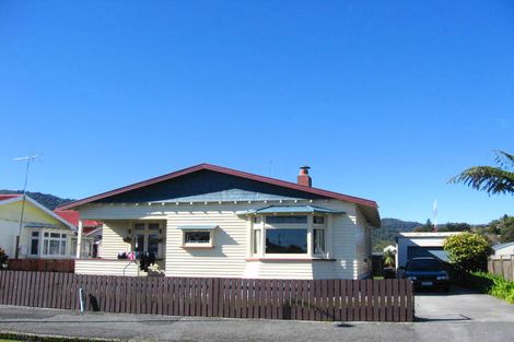 Photo of property in 17 Milton Road, Greymouth, 7805