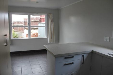 Photo of property in 2 Archbold Street, Newlands, Wellington, 6037