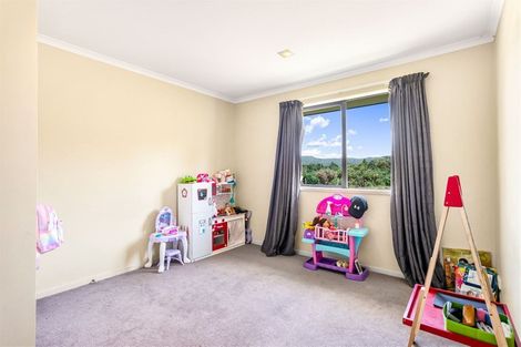 Photo of property in 70 South Kensington Way, Henderson, Auckland, 0612