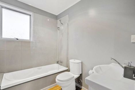 Photo of property in 314 Roscommon Road, Clendon Park, Auckland, 2103