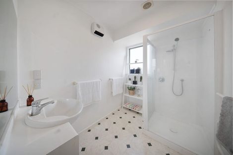 Photo of property in 2/12 Alexander Street, Cockle Bay, Auckland, 2014