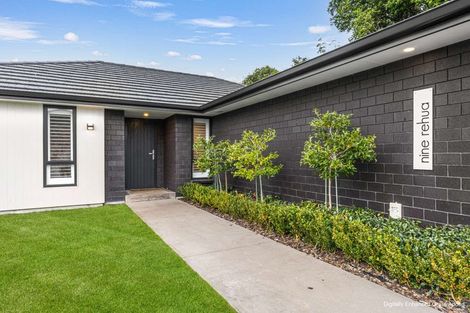 Photo of property in 9 Rehua Place, Waiwhakaiho, New Plymouth, 4312