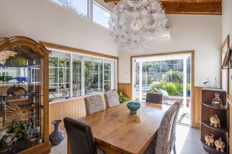 Photo of property in 21 Puriri Road, Waikanae, 5036