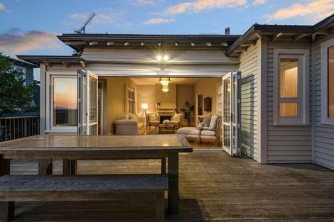 Photo of property in 96 Dyers Pass Road, Cashmere, Christchurch, 8022