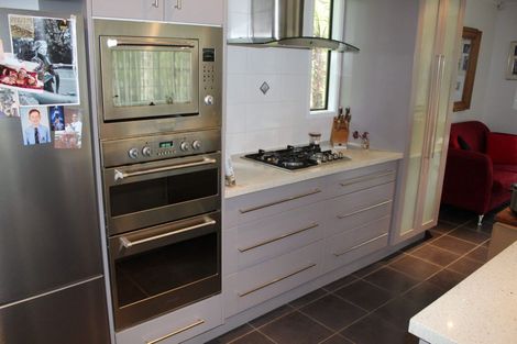 Photo of property in 5 Kaurimu Rise, Titirangi, Auckland, 0604