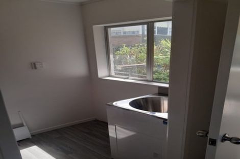 Photo of property in 1/2 Northwick Place, Hillcrest, Auckland, 0627