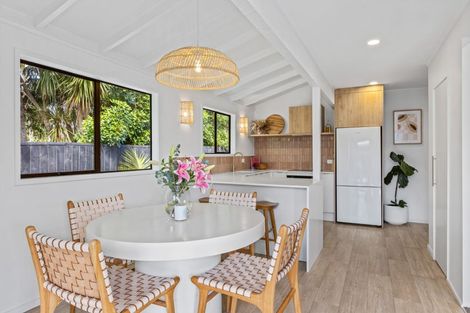 Photo of property in 44b Walton Street, Red Beach, 0932