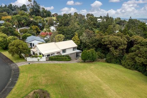 Photo of property in 3 Emery Grove, Bayview, Auckland, 0629