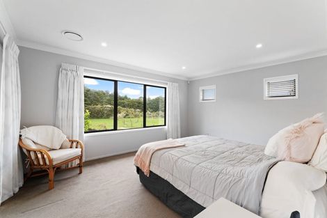 Photo of property in 23 Kahika Grove, Huapai, Kumeu, 0810