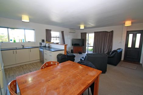 Photo of property in 12 Warren Place, Frankleigh Park, New Plymouth, 4310