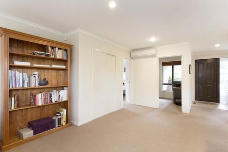 Photo of property in 11 Parkside Crescent, Northwood, Christchurch, 8051