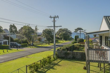 Photo of property in 17 Hahei Beach Road, Hahei, Whitianga, 3591