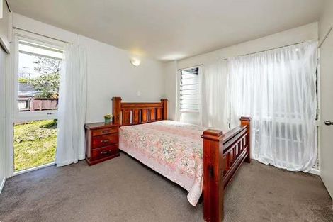 Photo of property in 2/8 Wilbur Place, Pakuranga Heights, Auckland, 2010