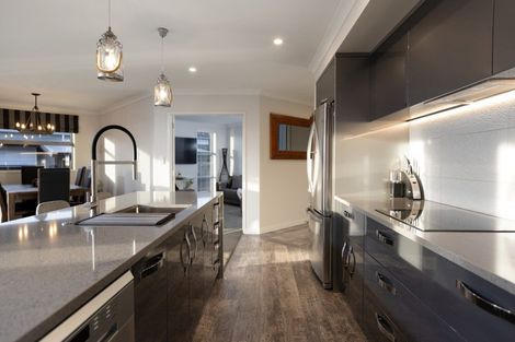 Photo of property in 20 Rochfort Crescent, Pyes Pa, Tauranga, 3112