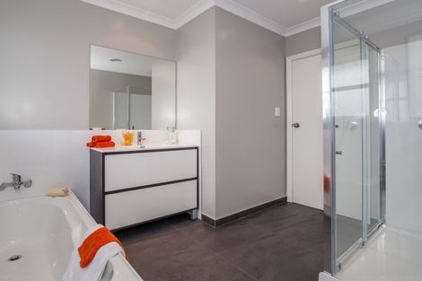 Photo of property in 5 Fortune Lane, Trentham, Upper Hutt, 5018