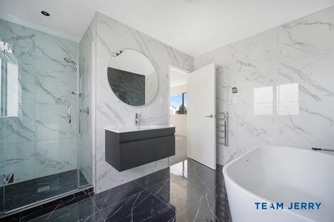 Photo of property in 20 Laquinta Place, Flat Bush, Auckland, 2019