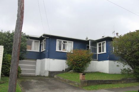 Photo of property in 69 Taylor Terrace, Tawa, Wellington, 5028