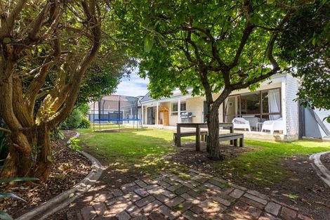 Photo of property in 42 Awanui Drive, Waikanae, 5036