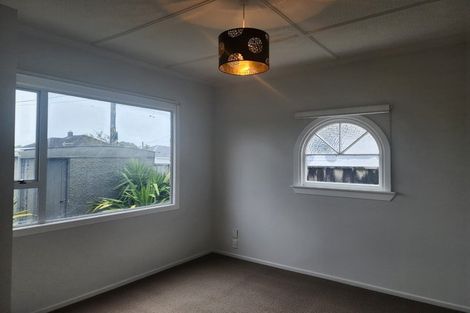 Photo of property in 12 Vogel Street, Fitzroy, New Plymouth, 4312