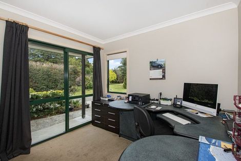 Photo of property in 156a Great North Road, Te Kamo, Kamo, 0185