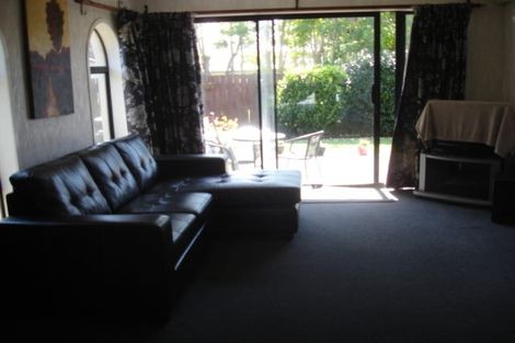 Photo of property in 10 Bungalore Place, Half Moon Bay, Auckland, 2012