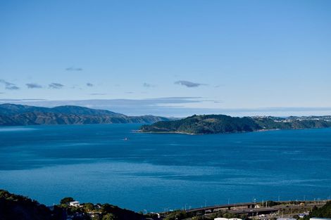 Photo of property in 33 Grumman Lane, Newlands, Wellington, 6037