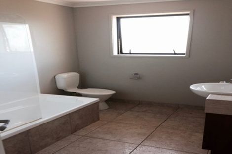 Photo of property in 1204 East Coast Road, Redvale, Albany, 0794