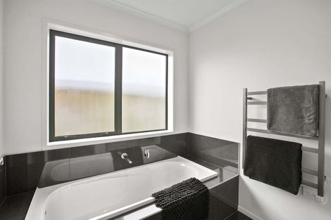 Photo of property in 482c Carrington Road, Hurworth, New Plymouth, 4371