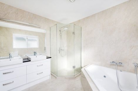 Photo of property in 24 Mackay Drive, Greenhithe, Auckland, 0632