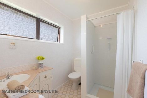 Photo of property in 12 Kotare Place, Sandspit, Warkworth, 0982