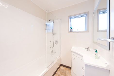 Photo of property in 8b Windlesham Place, Wakefield, 7025