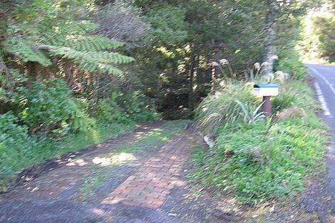 Photo of property in 67 Kauri Point Road, Laingholm, Auckland, 0604