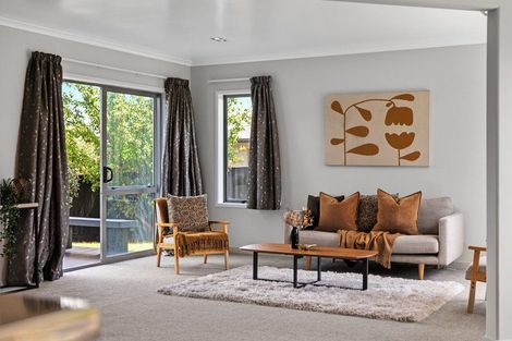 Photo of property in 13 Olive Close, Omokoroa, 3114