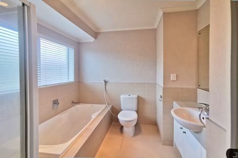 Photo of property in 36 Stranraer Crescent, Wattle Downs, Auckland, 2103