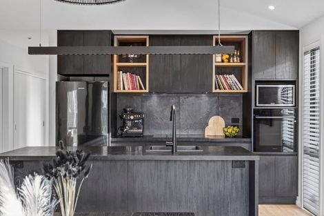 Photo of property in 19 Dunn Street, Lake Hawea, 9382