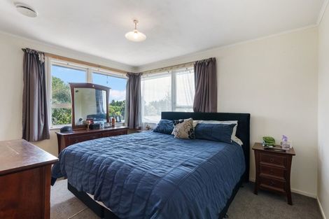 Photo of property in 25 Japonica Drive, Beach Haven, Auckland, 0626