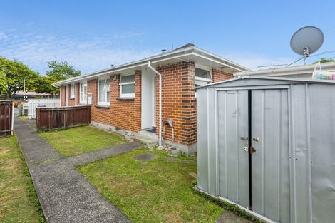 Photo of property in 2/13 Sutherland Avenue, Silverstream, Upper Hutt, 5019
