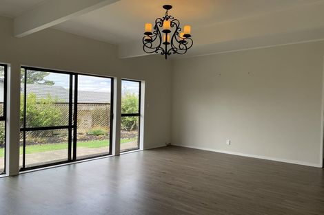 Photo of property in 20 Tatyana Place, Massey, Auckland, 0614