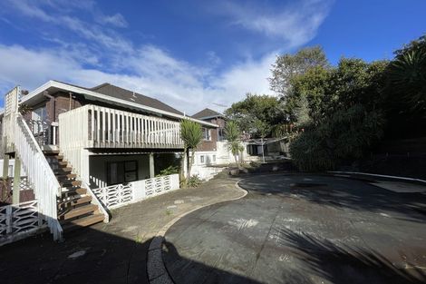 Photo of property in 2/127 Stapleford Crescent, Browns Bay, Auckland, 0630