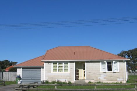 Photo of property in 6-8 Churchill Crescent Foxton Horowhenua District