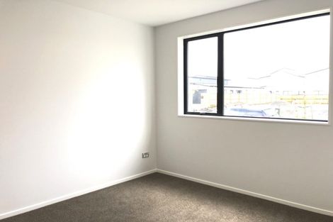 Photo of property in 22 Farmland Road, Papakura, 2110