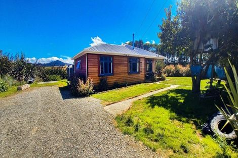 Photo of property in 17 Settlement Road, Papatotara, Tuatapere, 9691