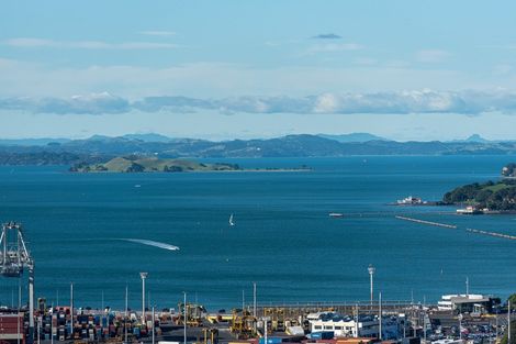 Photo of property in The Metropolis Apartments, 3303/1 Courthouse Lane, Auckland Central, Auckland, 1010